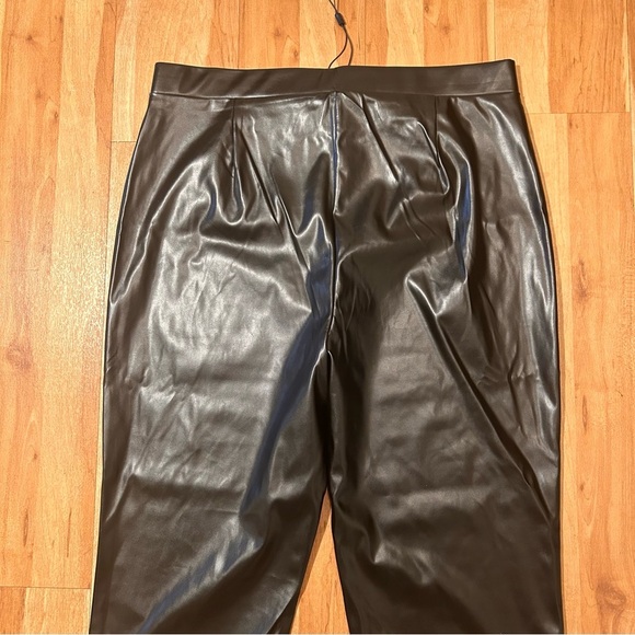 H Halston Faux Leather Pull On Pants NWT - Picture 7 of 7